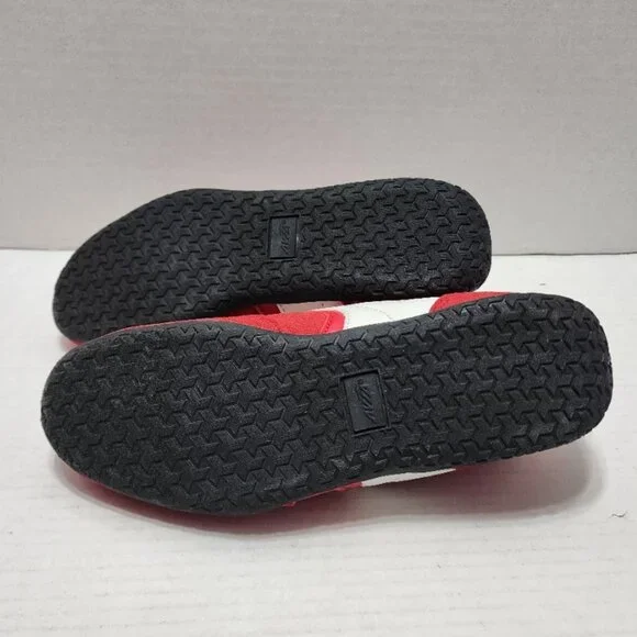 New Avia Lifestyle Sneakers - Red with White - Size 8 - faux suede - Picture 7 of 7